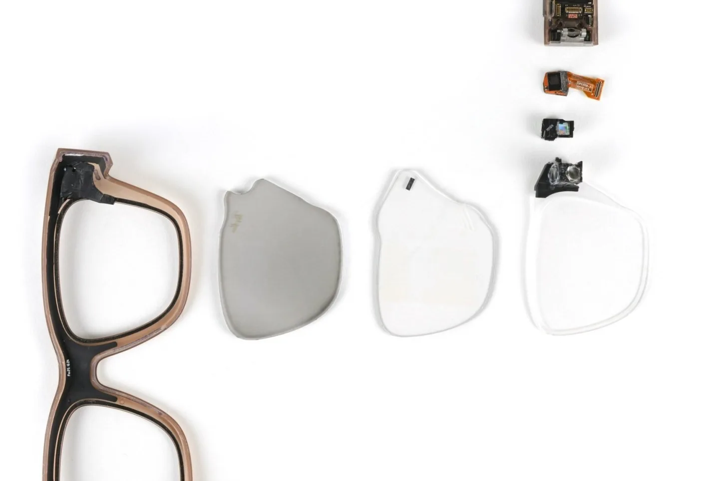 iFixit démonte les lunettes Ray-Ban Display de Meta : un bijou d’optique impossible à réparer 85 Meta Glasses 113 2048x1152 1