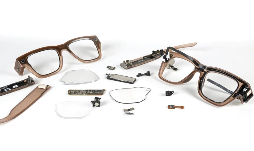 iFixit démonte les lunettes Ray-Ban Display de Meta : un bijou d’optique impossible à réparer 83 iFixit démonte les lunettes Ray-Ban Display de Meta : un bijou d’optique impossible à réparer