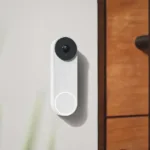 Nest Cam et Doorbell 2K HDR : Meilleure image, moins de faux mouvements grâce à Gemini 53 Nest Doorbell Snow Lifestyle 2