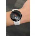 🎃 Google dévoile ses fonctionnalités Pixel « effrayamment parfaites » pour Halloween 47 PixelHalloween Watch.max 1081x1081.format webp
