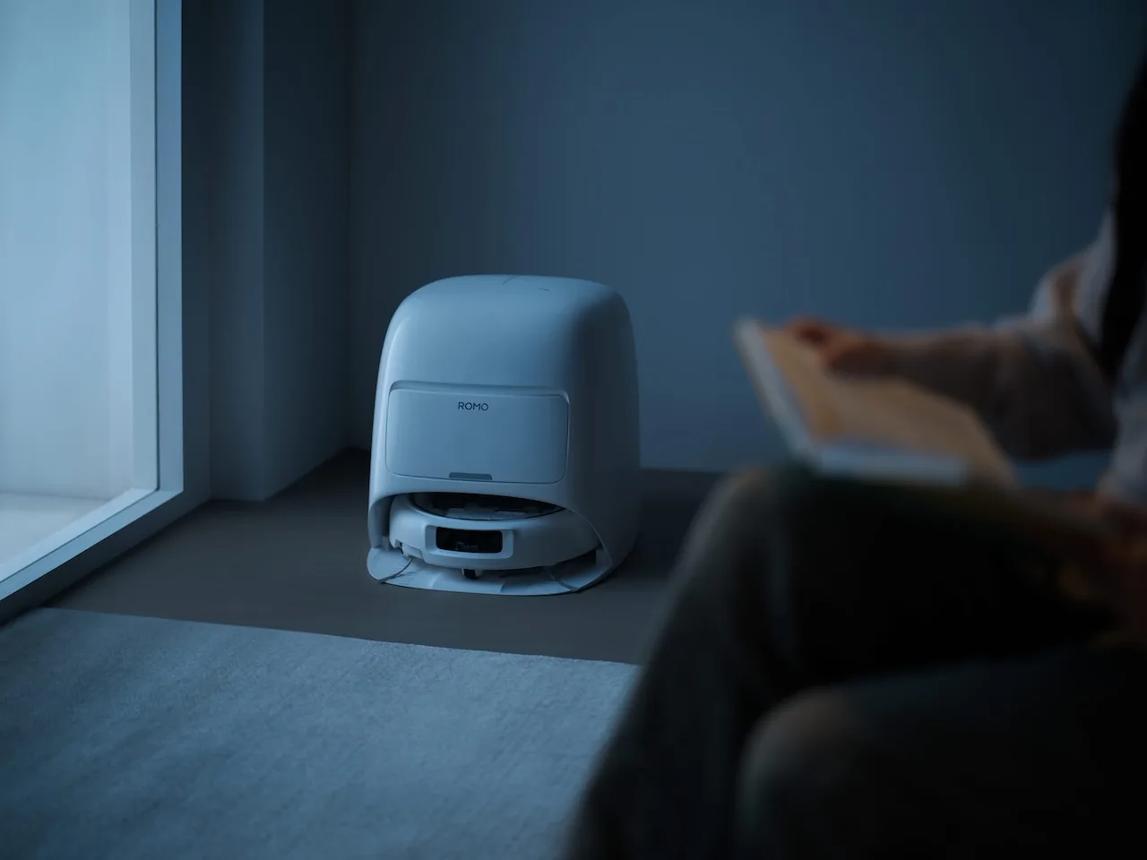 DJI ROMO : le savoir-faire drone au service du nettoyage domestique 57 ROMO P Noise‑Reduced Dust Collection 01