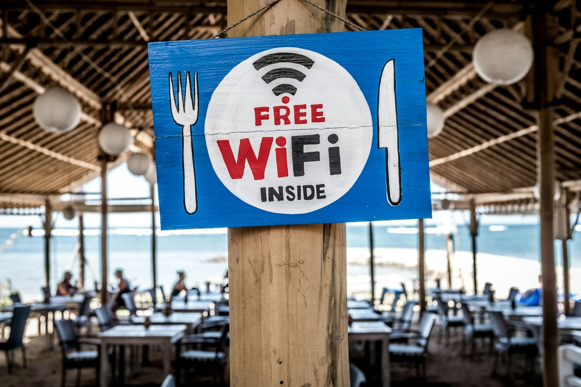 Pourquoi il vaut mieux utiliser le partage de connexion que le Wi-Fi public ? 50 bernard hermant X0EtNWqMnq8 unsplash