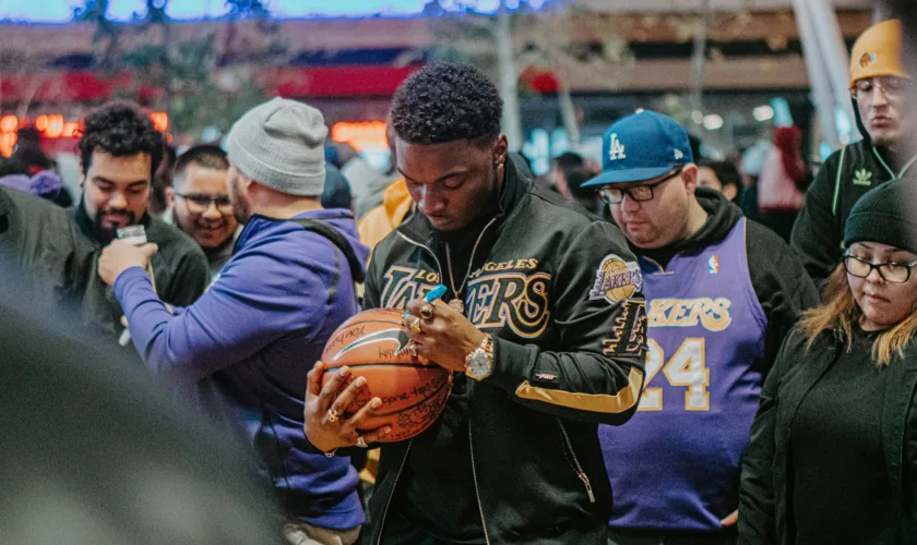 Apple Vision Pro : regardez les matchs des Lakers comme si vous étiez au bord du terrain 81 Apple Vision Pro : regardez les matchs des Lakers comme si vous étiez au bord du terrain