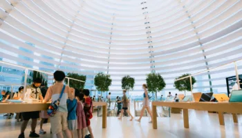 Apple bat son record : 102,5 milliards de dollars de revenus au meilleur trimestre de septembre de son histoire