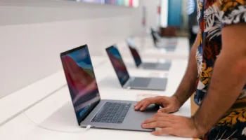 Apple Mac bondit de +14,9 % : La croissance du marché PC accélère, mais Lenovo reste numéro un 54 Apple Mac bondit de +14,9 % : La croissance du marché PC accélère, mais Lenovo reste numéro un