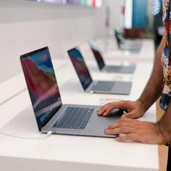Apple Mac bondit de +14,9 % : La croissance du marché PC accélère, mais Lenovo reste numéro un