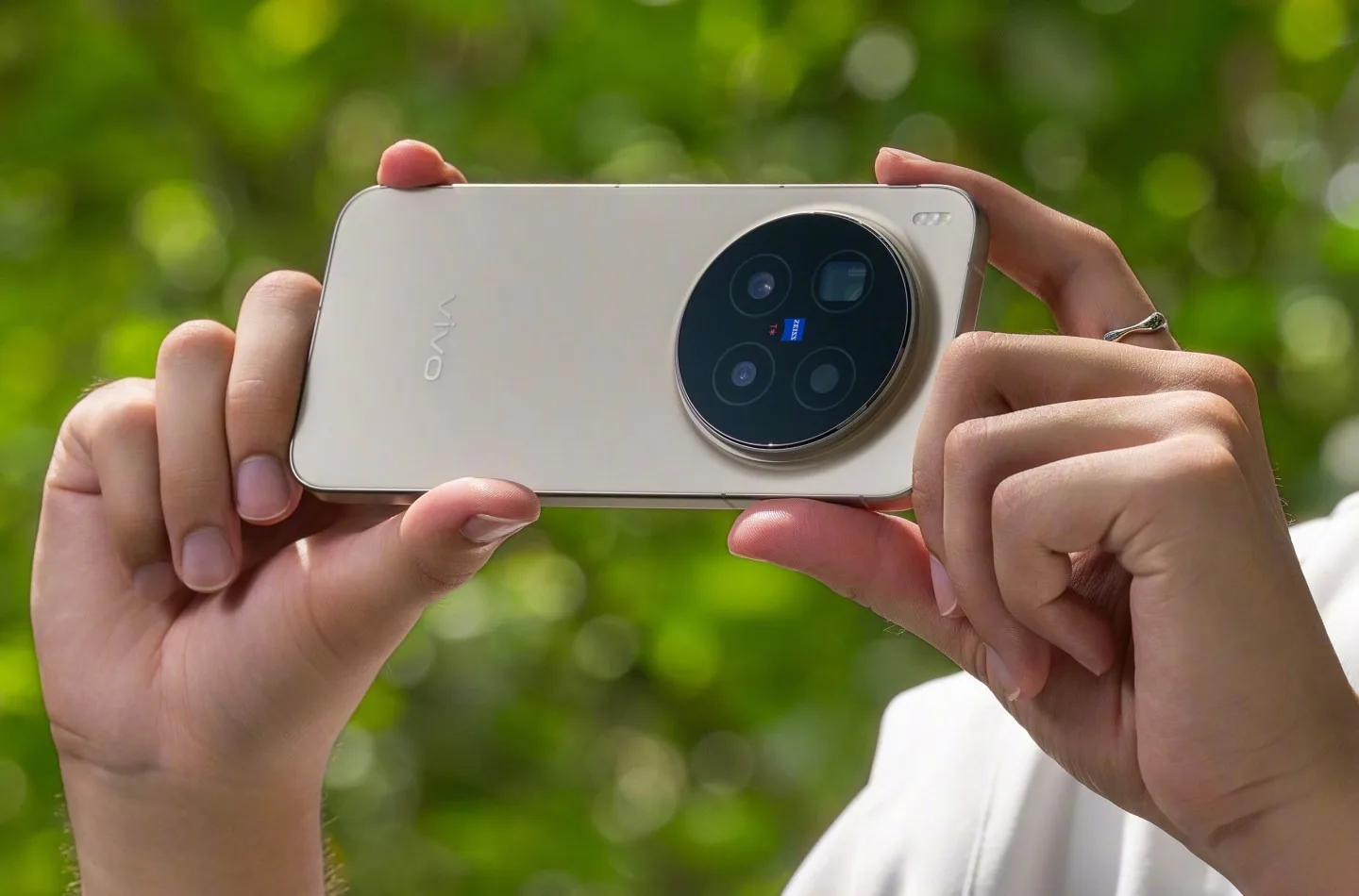 vivo X300 & X300 Pro : la nouvelle génération s’approche dangereusement du niveau « Ultra »