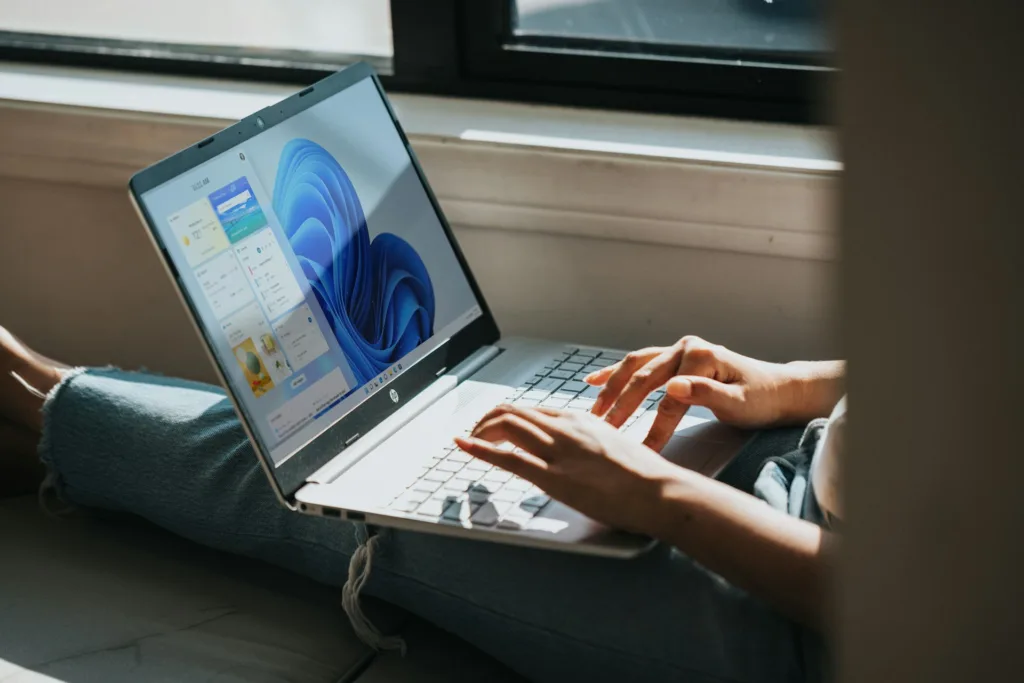 windows AigsWJmvoEo unsplash 2