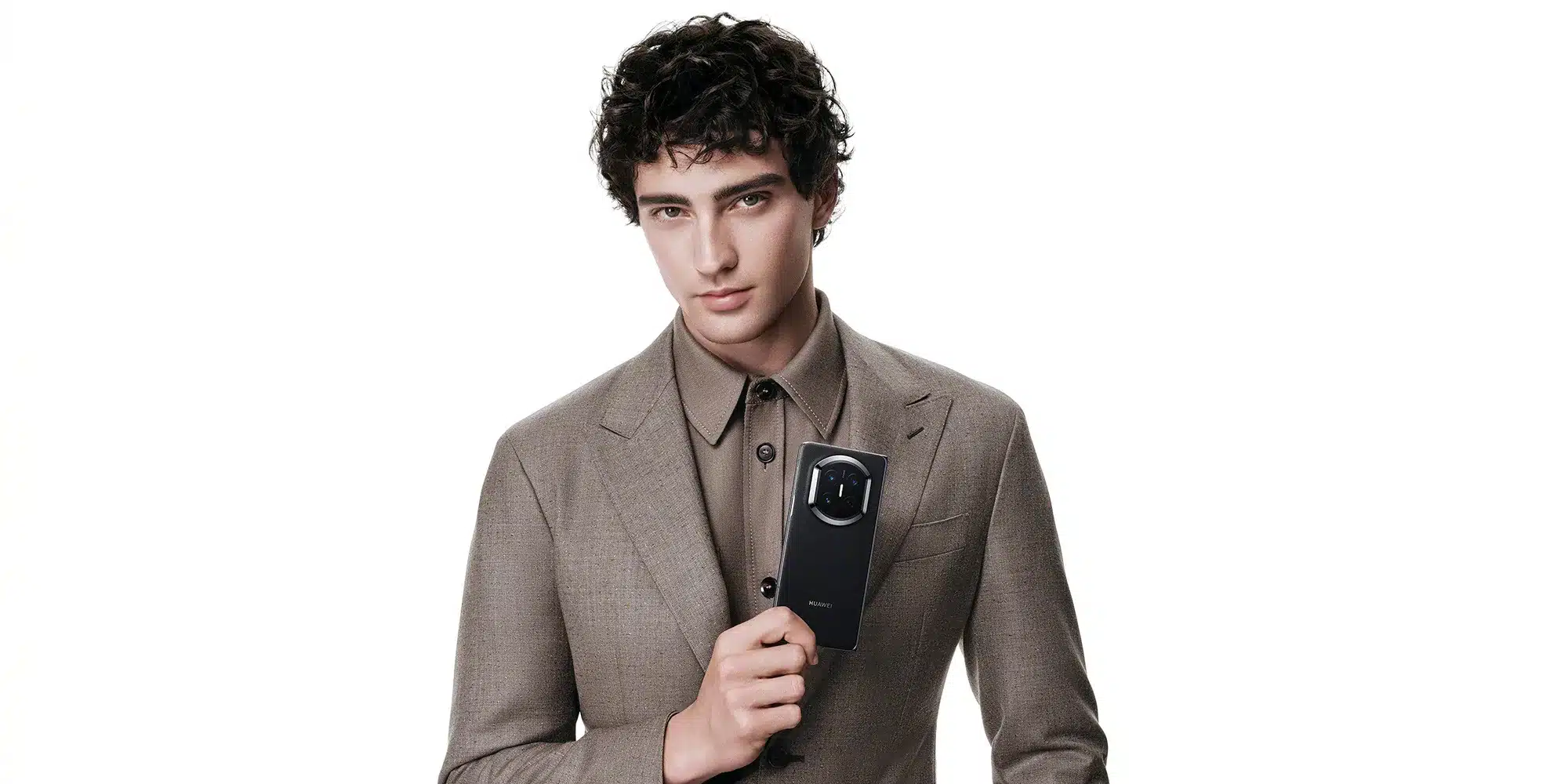 Huawei Mate X7 : un pliable d’orfèvre, plus lumineux, plus robuste et plus ambitieux que jamais 53 0020sXlVgy1i7od4dh9urj61jk0rsqd102