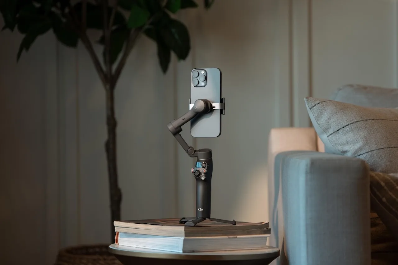 DJI Osmo Mobile 8 : la nacelle stabilisée avec suivi DockKit débarque à 159 € 49 DJI Osmo Mobile 8 : la nacelle stabilisée avec suivi DockKit débarque à 159 €