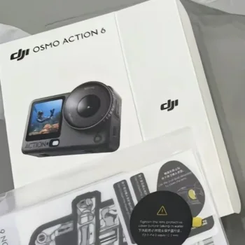 DJI Osmo Action 6 : l'énorme objectif cache l'ouverture variable f/2.0-f/4.0