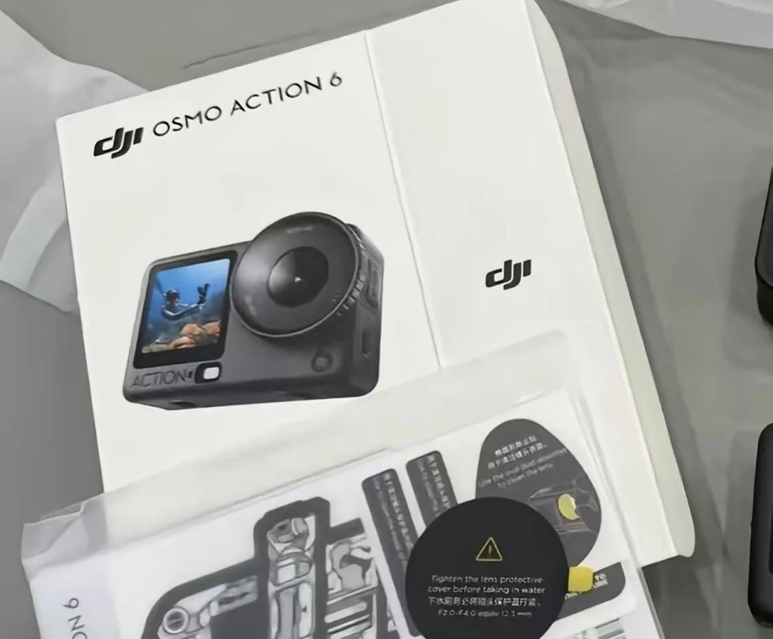 DJI Osmo Action 6 : l'énorme objectif cache l'ouverture variable f/2.0-f/4.0 49 DJI Osmo Action 6 : l'énorme objectif cache l'ouverture variable f/2.0-f/4.0