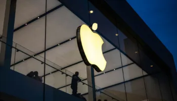 Apple prépare une année historique : le plan en 4 vagues pour son 50e anniversaire