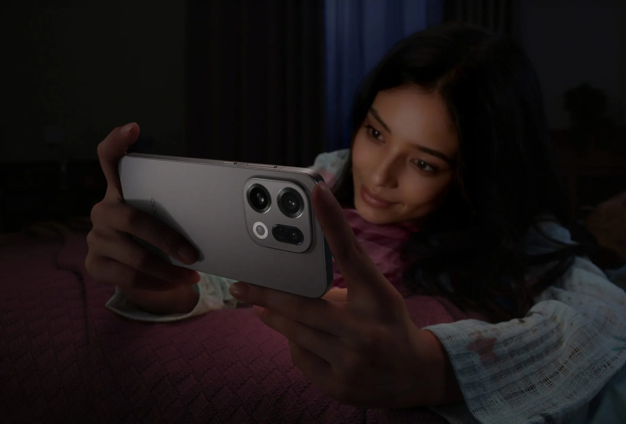 Vivo X300, Xiaomi 17, OPPO Find X9: The “Base Models” That Are No Longer Basic 50 Images display zj img 0 84645f scaled e1761672806833 2048x1388 1