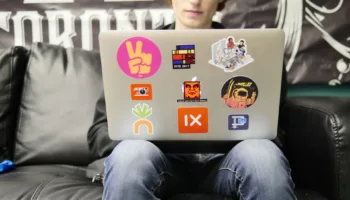 MacBook abordable : Apple prépare un modèle à 600 dollars pour 2026