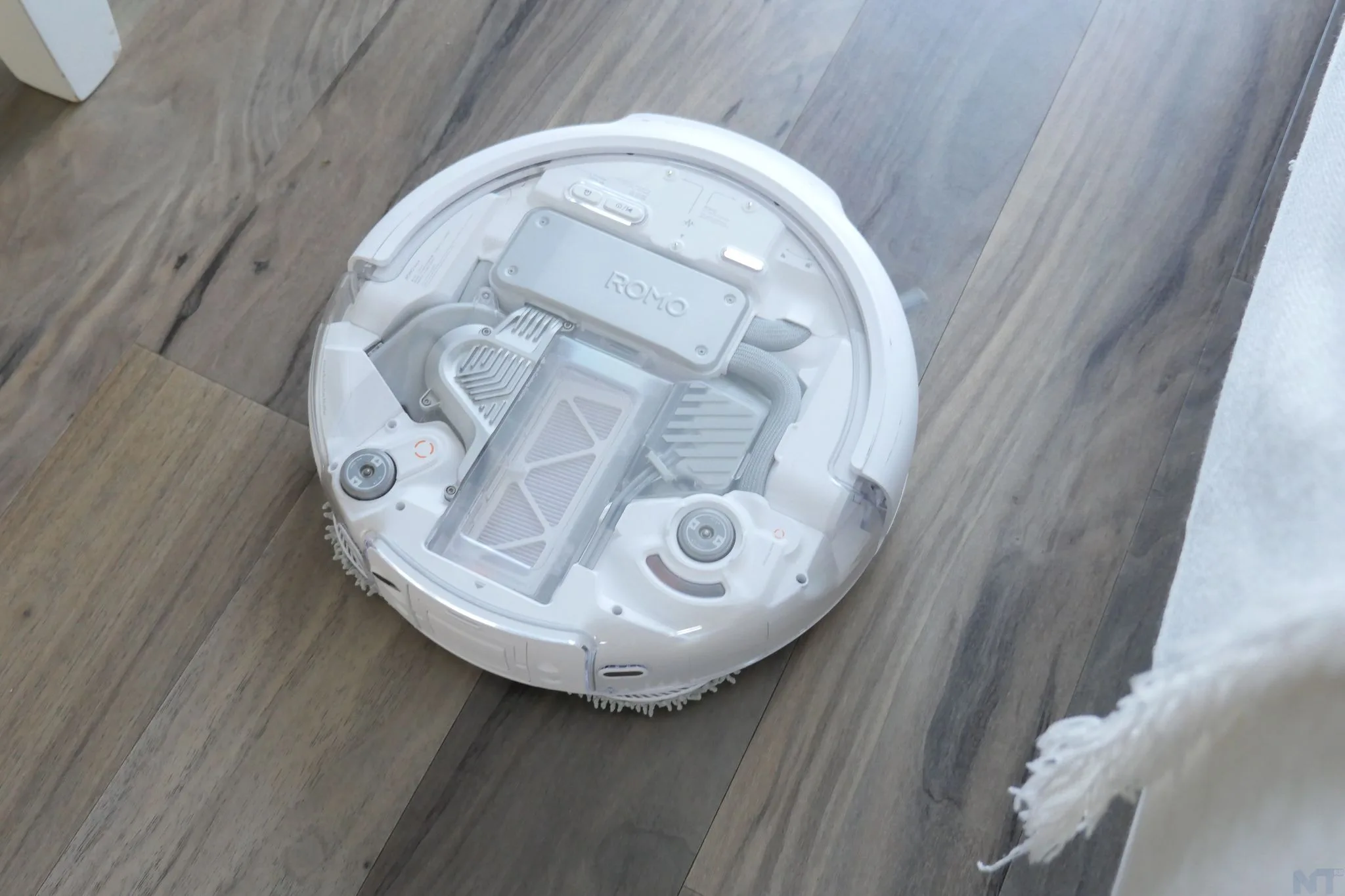 Test du DJI ROMO P : DJI réussit-il son premier robot aspirateur haut de gamme ? 58 DJI ROMO P 43