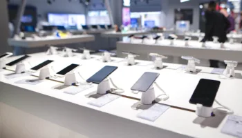 Marché smartphone 2026 : Counterpoint prévoit un recul de -2 % des ventes mondiales