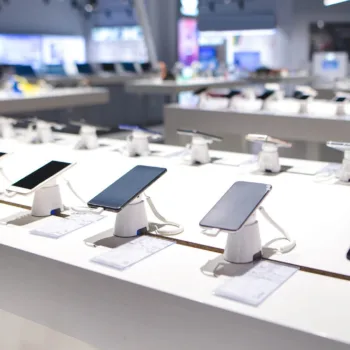 Marché smartphone 2026 : Counterpoint prévoit un recul de -2 % des ventes mondiales