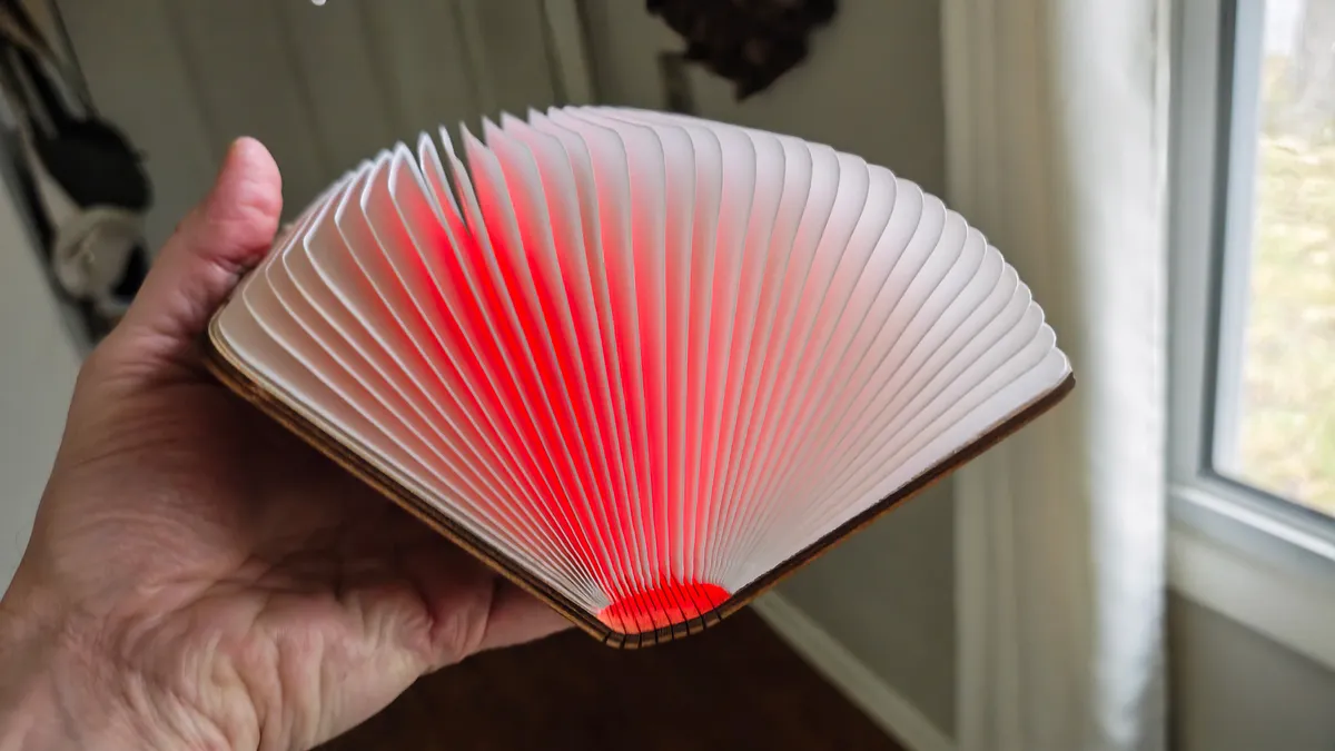 Motorola va lancer son premier smartphone pliable « livre » au CES 2026 51 s3JF9Xj7weJ4WeAZDZDyo 1200 80.jpg