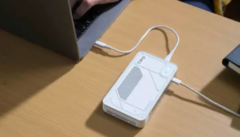 Tiiny AI Pocket Lab : le plus petit supercalculateur IA au monde capable de faire tourner des LLM 120B en local