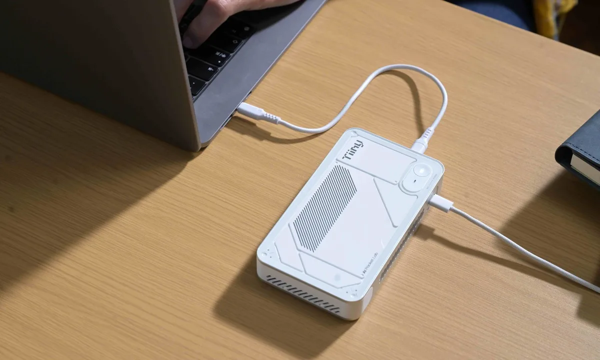 Tiiny AI Pocket Lab : le plus petit supercalculateur IA au monde capable de faire tourner des LLM 120B en local 49 Tiiny AI Pocket Lab : le plus petit supercalculateur IA au monde capable de faire tourner des LLM 120B en local