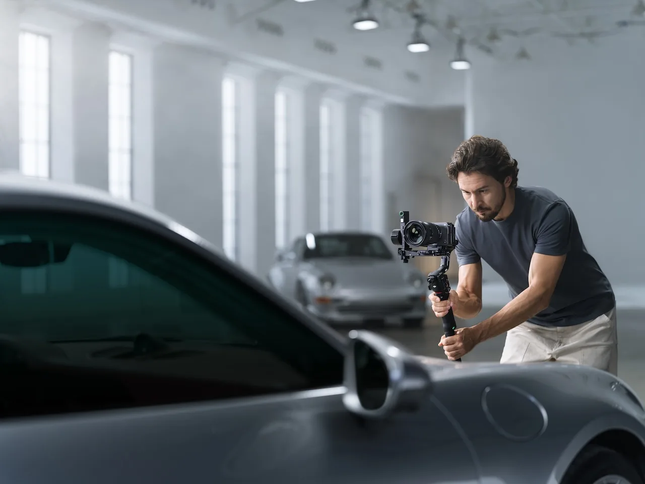 DJI RS 5 : Le nouveau gimbal à tracking intelligent qui remplace un cadreur 59 01