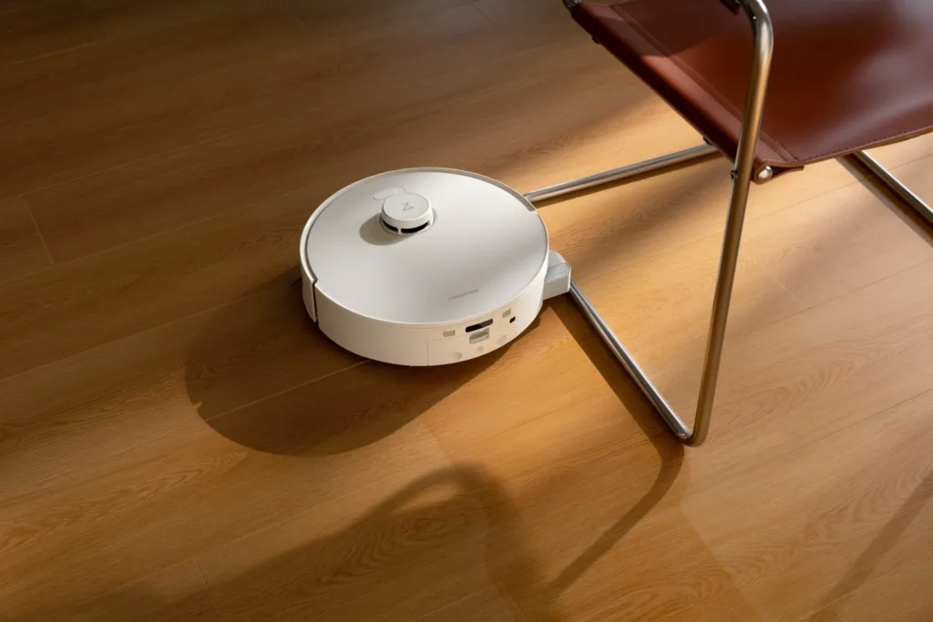 Roborock Qrevo Curv 2 Flow : Le premier robot à rouleau motorisé de la marque au CES 2026 64 Curv2Flow V02 021