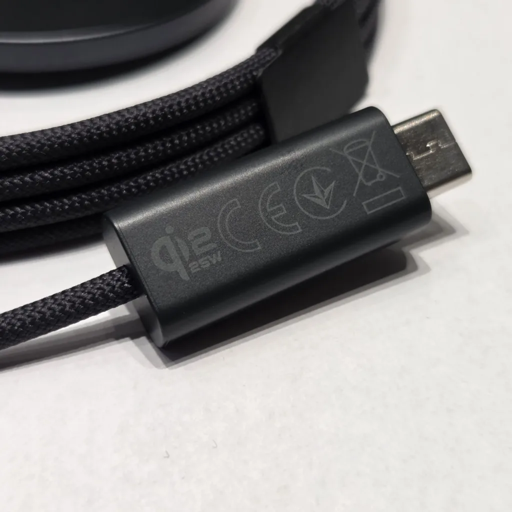 Galaxy S26 Ultra : La recharge Qi2 à 25 W confirmée par une fuite massive 53 Samsung Magnetic Wireless Charger 25 Watts 3 1920x1920 1