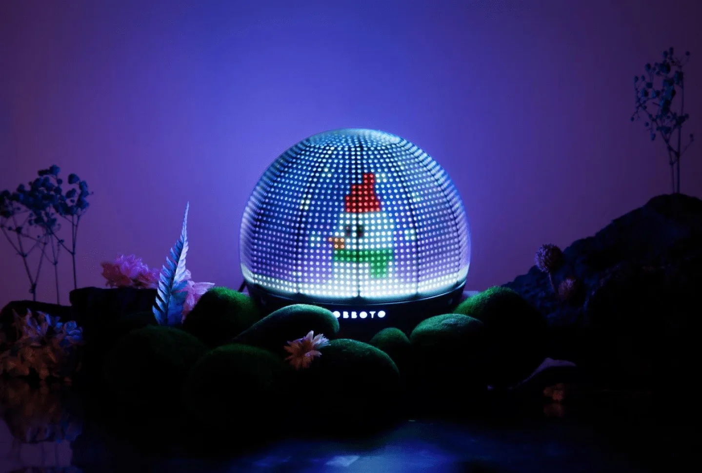 SwitchBot Obboto : La mini « Vegas Sphere » qui réagit à vos émotions débarque au CES 2026