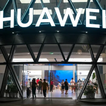 Huawei n°1 en Chine : Le géant détrône Apple au terme d'une année 2025 historique