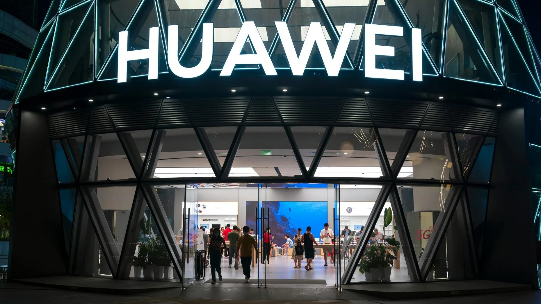 Huawei n°1 en Chine : Le géant détrône Apple au terme d'une année 2025 historique