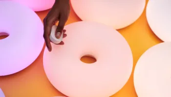 IKEA VARMBLIXT : La lampe "Donut" devient intelligente et compatible Matter