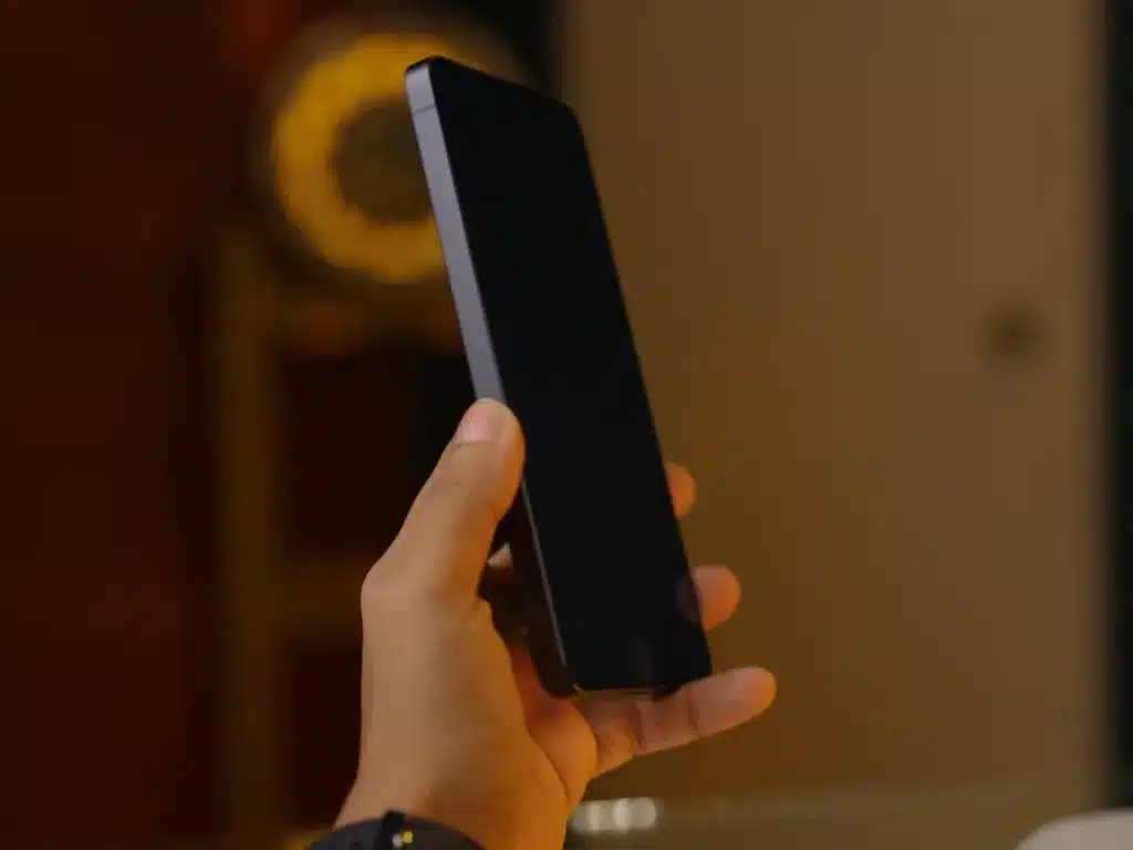 Galaxy S26 Ultra : Une seconde fuite vidéo confirme le Privacy Display et des bugs de jeunesse 71 147 Samsung Galaxy S26 Ultra First Impression SamZone 7