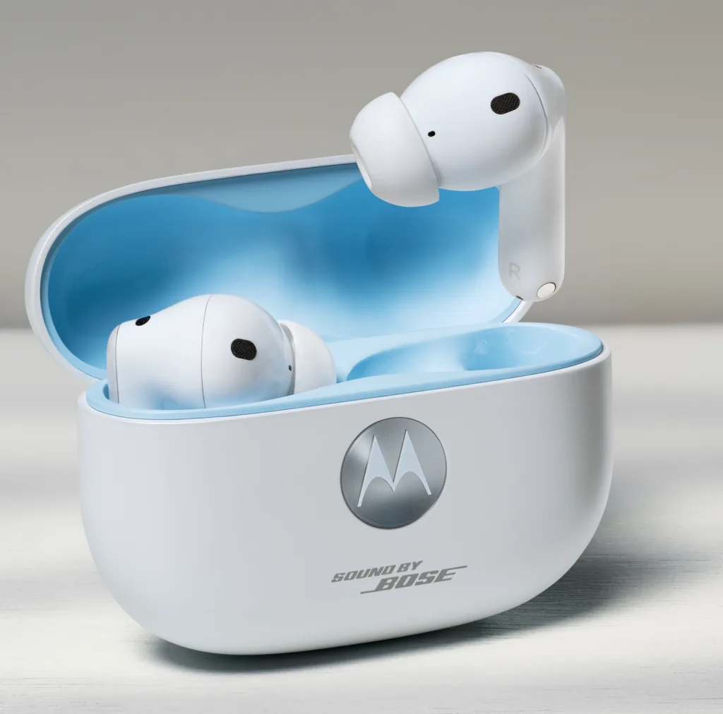 Moto Buds 2 Plus : Le design « AirPods » et le son Bose confirmés par une fuite 65 HAaV71DWcAALX98