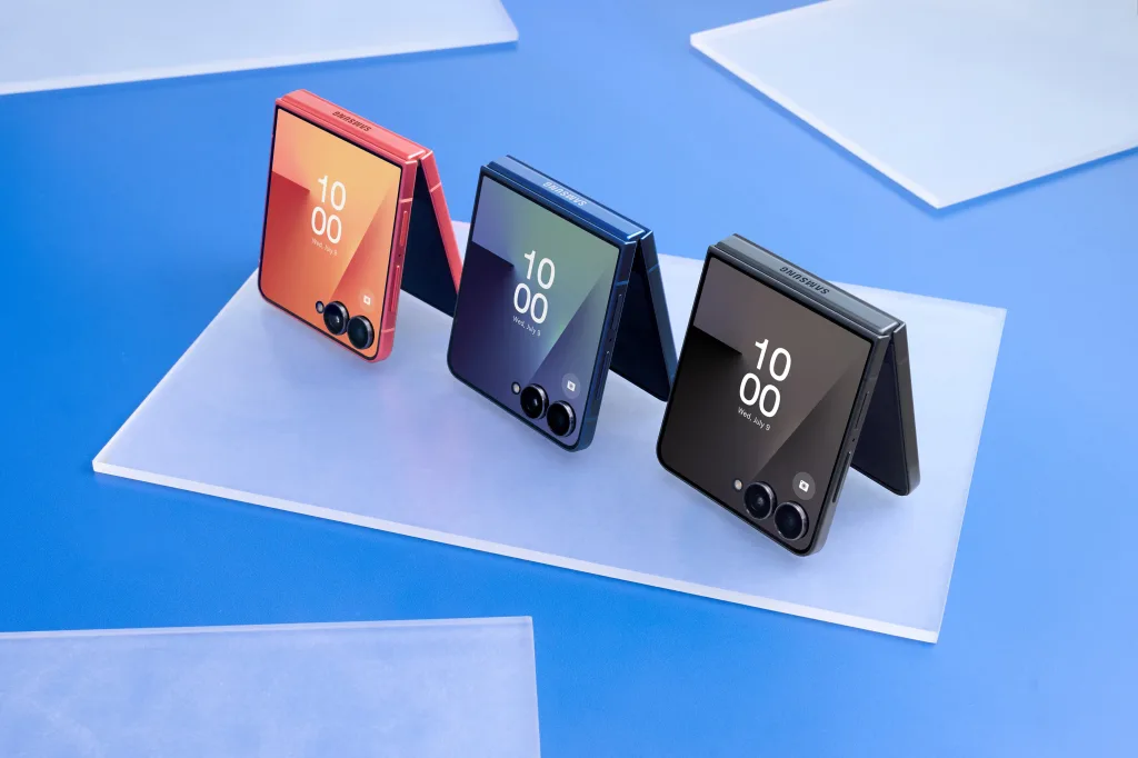 011 family zflip7 blueshadow zflip7 coralred zflip7 jetblack 3