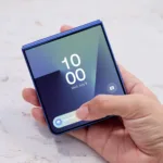 019 handson galaxy zflip7 blueshadow 1