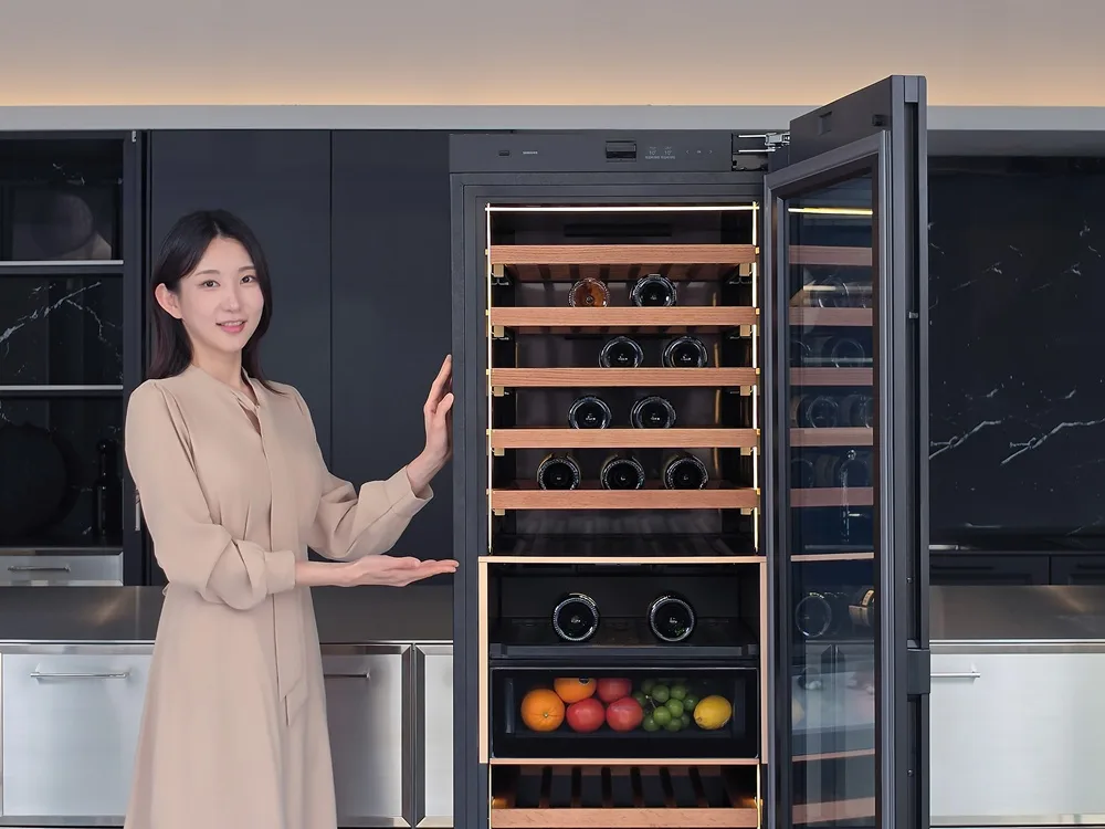 Samsung lance une cave à vin boostée à l’IA : Elle reconnaît vos bouteilles !