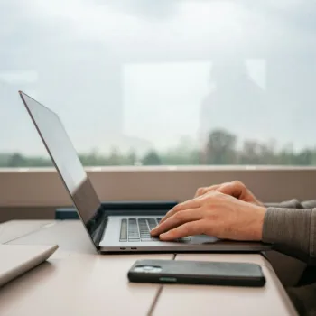 Fin de l'anonymat ? Une IA d'Anthropic peut vous identifier pour moins de 4 dollars