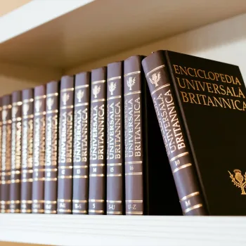 Droit d'auteur : Britannica et Merriam-Webster attaquent OpenAI en justice