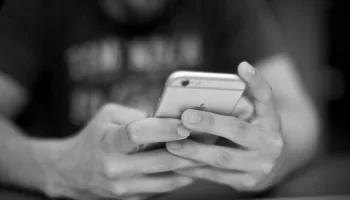 iPhone 6s, 7, 8 et X : Pourquoi Apple publie une mise à jour d’urgence en mars 2026 ?