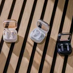 004 lifestyle galaxy buds4pro family 2
