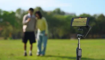 DJI Osmo Mobile 8P : un gimbal avec écran détachable et suivi intelligent avancé