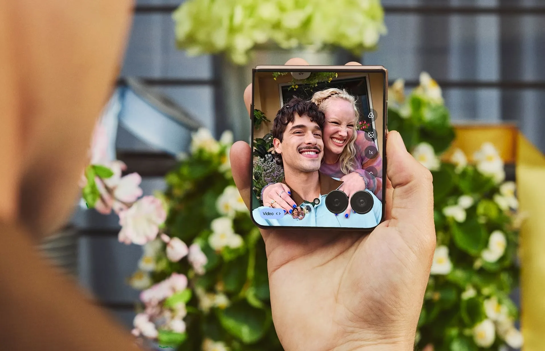 motorola razr 70 ultra pdp highlights 01 d