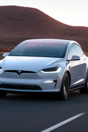 Tesla relance son projet de voiture abordable : Le mini-Model Y arrive ?