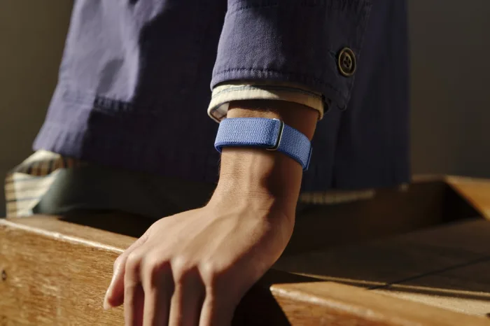 Fitbit Air : Google dévoile un bracelet connecté minimaliste pensé pour l’IA