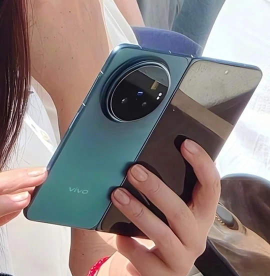 Vivo X Fold 6 image3