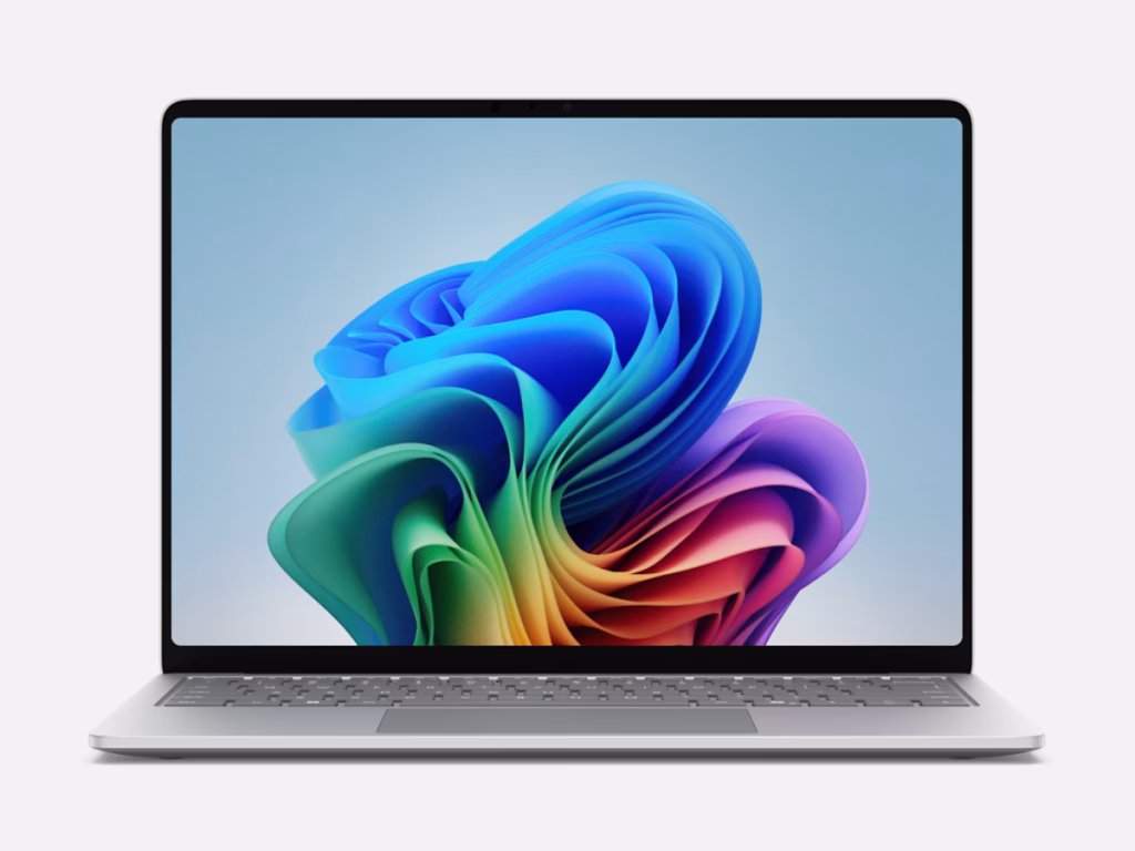 Microsoft lance les Surface Laptop 8 et Surface Pro 12 avec Snapdragon X2 et jusqu’à 20 heures d’autonomie 58 b00 Surface Laptop Snapdragon 8Ed HC Front
