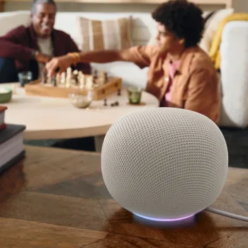Google Home Speaker : Gemini arrive dans une nouvelle enceinte connectée à 119 €