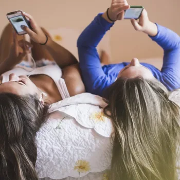 Instagram améliore les carrousels : chaque photo peut désormais avoir sa propre légende
