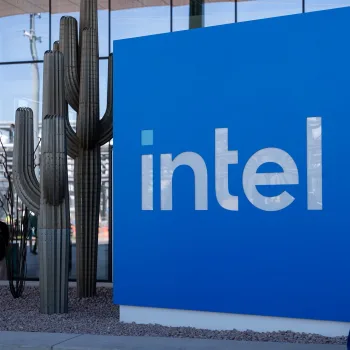 Apple pourrait confier une partie de ses puces à Intel : un accord stratégique annoncé par Donald Trump